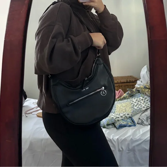 Black faux leather shoulder bag purse - Picture 3 of 6